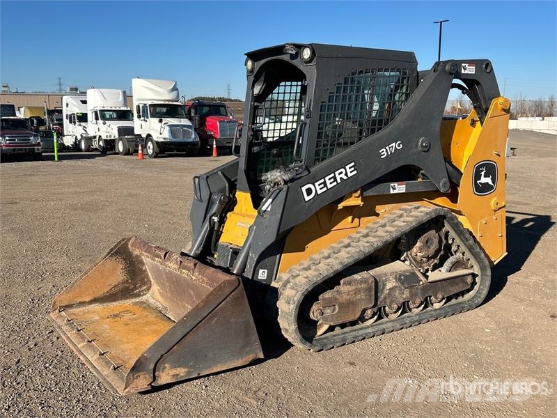 John Deere 317G Kompaktrakodók