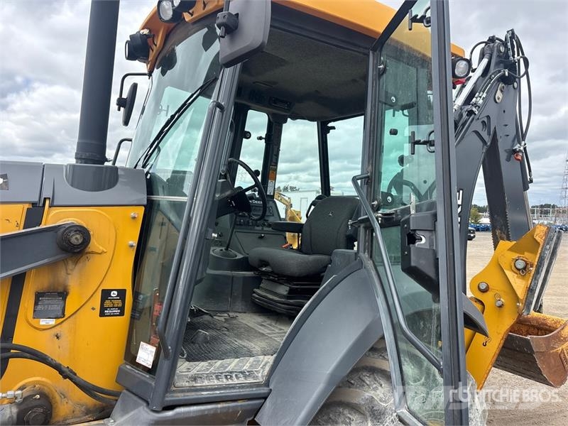 John Deere 320 P-Tier 4x4 Backhoe Loader لوادر ذات جرافات عكسية