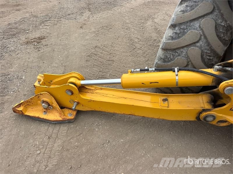 John Deere 320 P-Tier 4x4 Backhoe Loader لوادر ذات جرافات عكسية