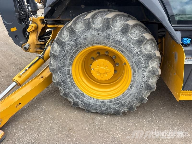 John Deere 320 P-Tier 4x4 Backhoe Loader لوادر ذات جرافات عكسية