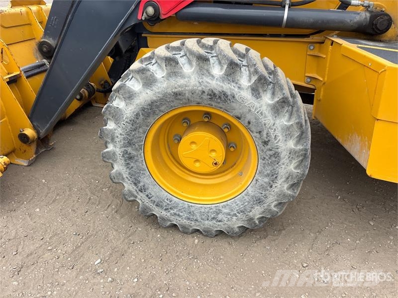John Deere 320 P-Tier 4x4 Backhoe Loader لوادر ذات جرافات عكسية