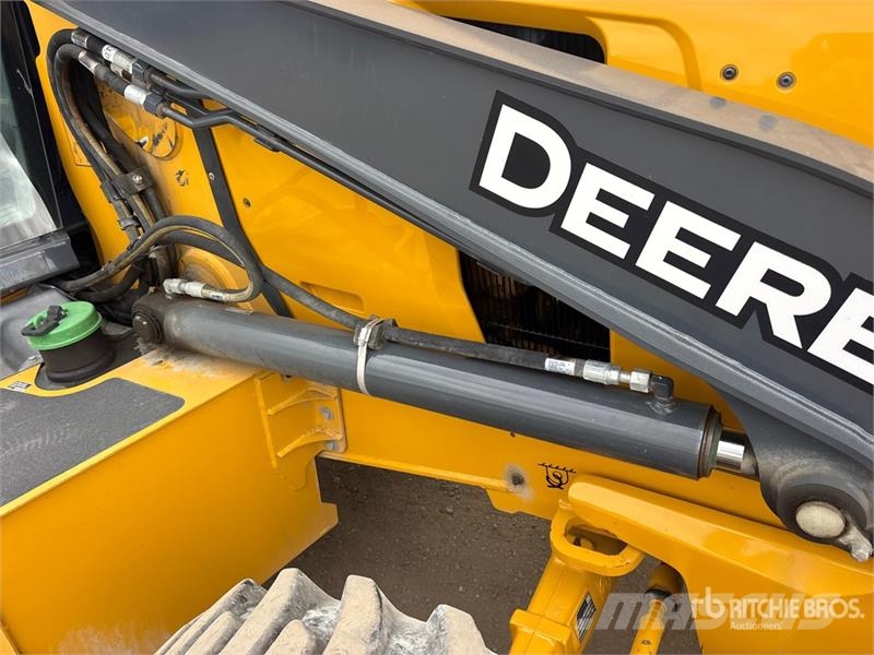 John Deere 320 P-Tier 4x4 Backhoe Loader لوادر ذات جرافات عكسية
