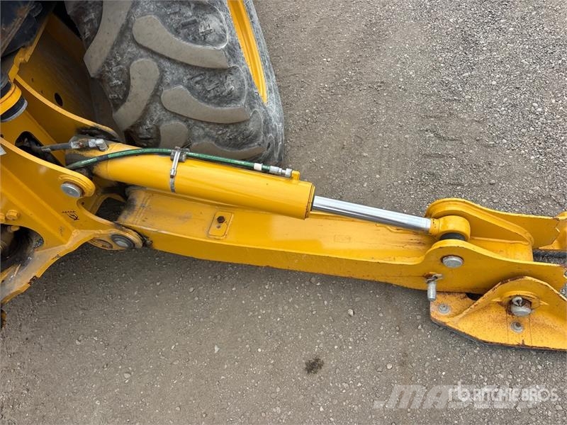 John Deere 320 P-Tier 4x4 Backhoe Loader لوادر ذات جرافات عكسية