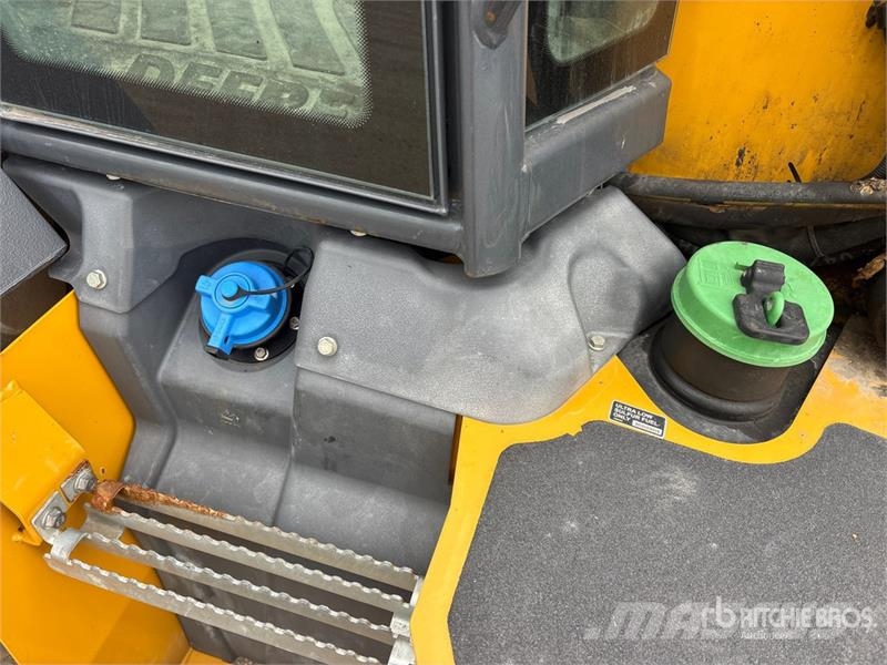 John Deere 320 P-Tier 4x4 Backhoe Loader لوادر ذات جرافات عكسية