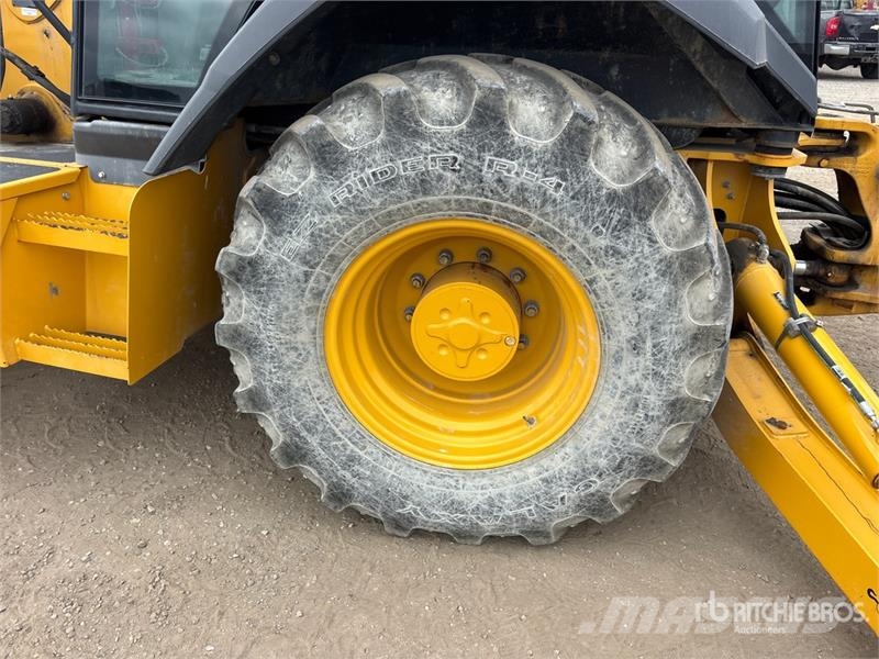 John Deere 320 P-Tier 4x4 Backhoe Loader لوادر ذات جرافات عكسية