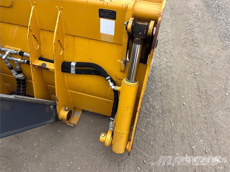 John Deere 320 P-Tier 4x4 Backhoe Loader لوادر ذات جرافات عكسية