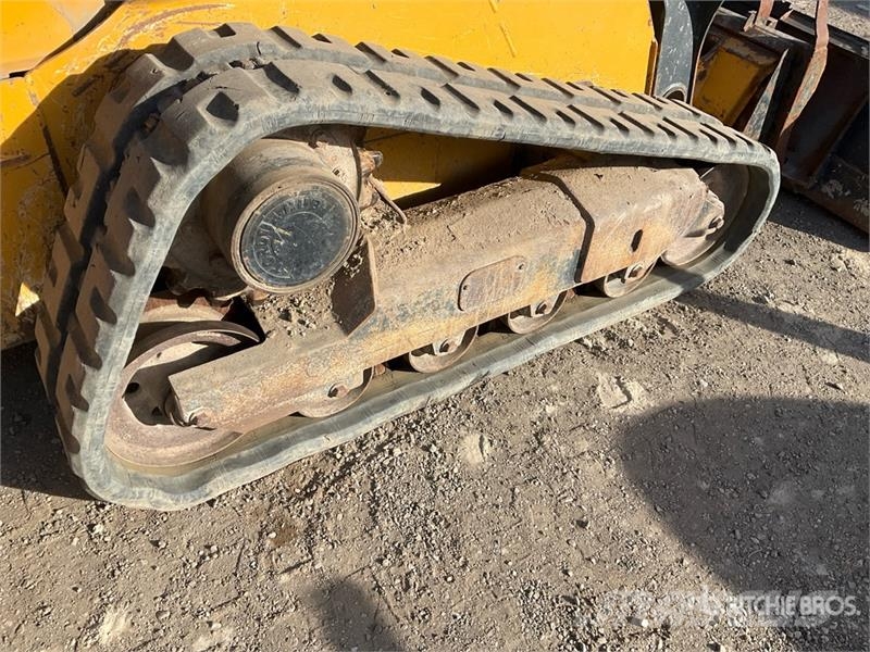 John Deere 323E Skid steer mini nakladalci