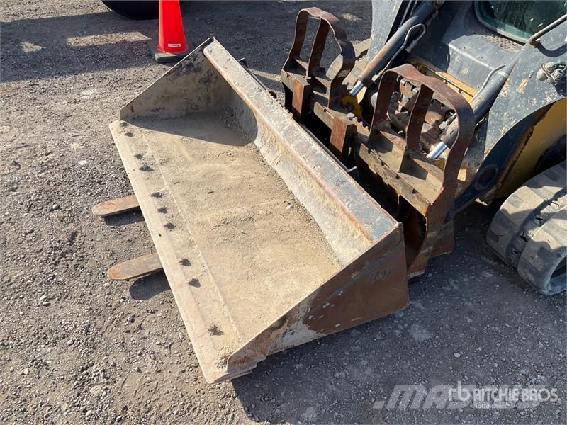John Deere 323E Skid steer mini nakladalci