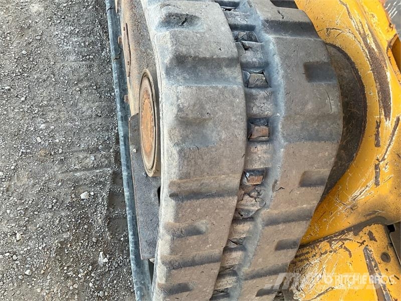 John Deere 323E Skid steer mini nakladalci