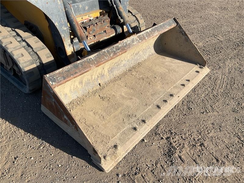 John Deere 323E Skid steer mini nakladalci