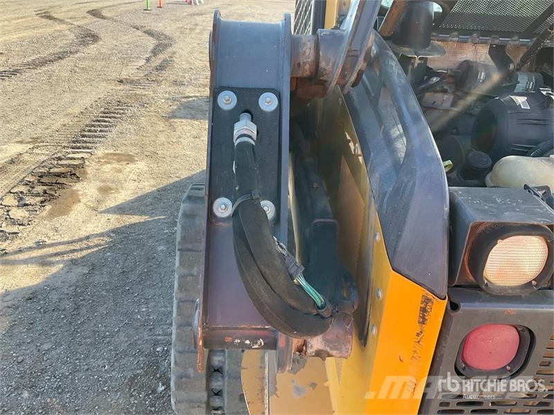 John Deere 323E Skid steer mini nakladalci