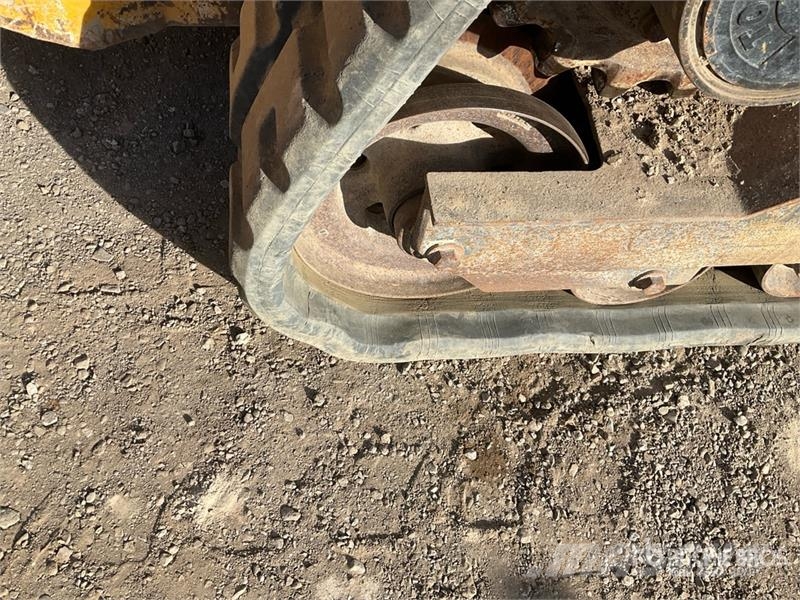 John Deere 323E Skid steer mini nakladalci