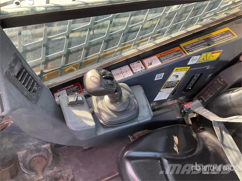John Deere 323E Skid steer mini nakladalci