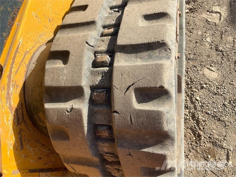 John Deere 323E Skid steer mini nakladalci