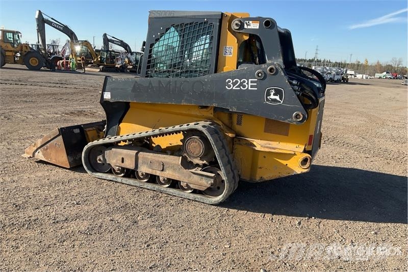 John Deere 323E Skid steer mini nakladalci