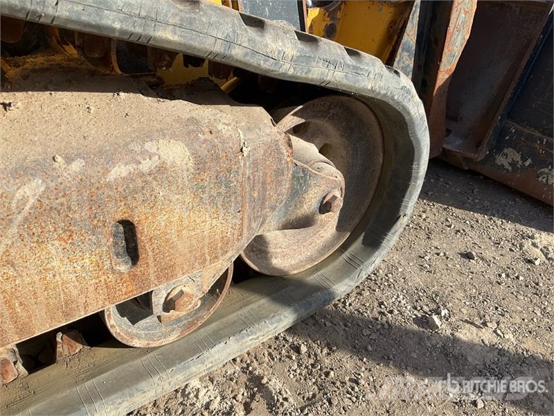 John Deere 323E Skid steer mini nakladalci