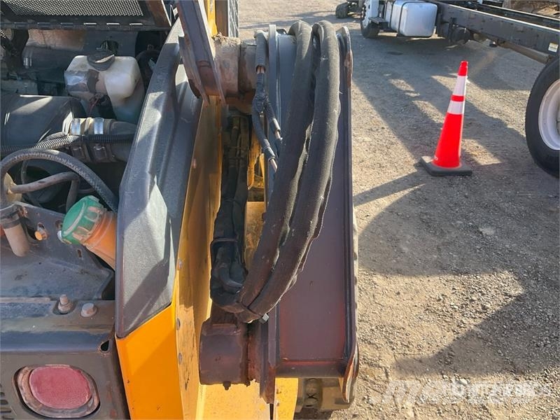 John Deere 323E Skid steer mini nakladalci