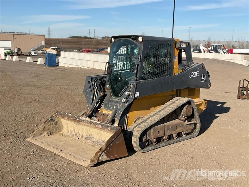 John Deere 323E Skid steer mini nakladalci