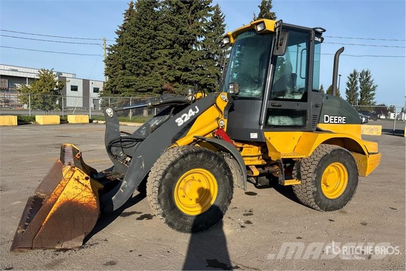 John Deere 324J Wheel Loader Iekrāvēji uz riteņiem