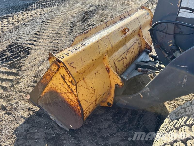 John Deere 324J Wheel Loader Iekrāvēji uz riteņiem