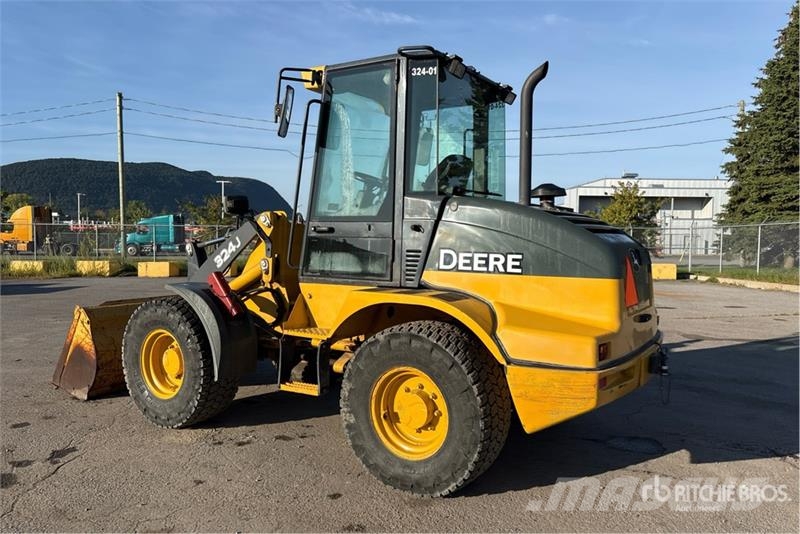 John Deere 324J Wheel Loader Iekrāvēji uz riteņiem