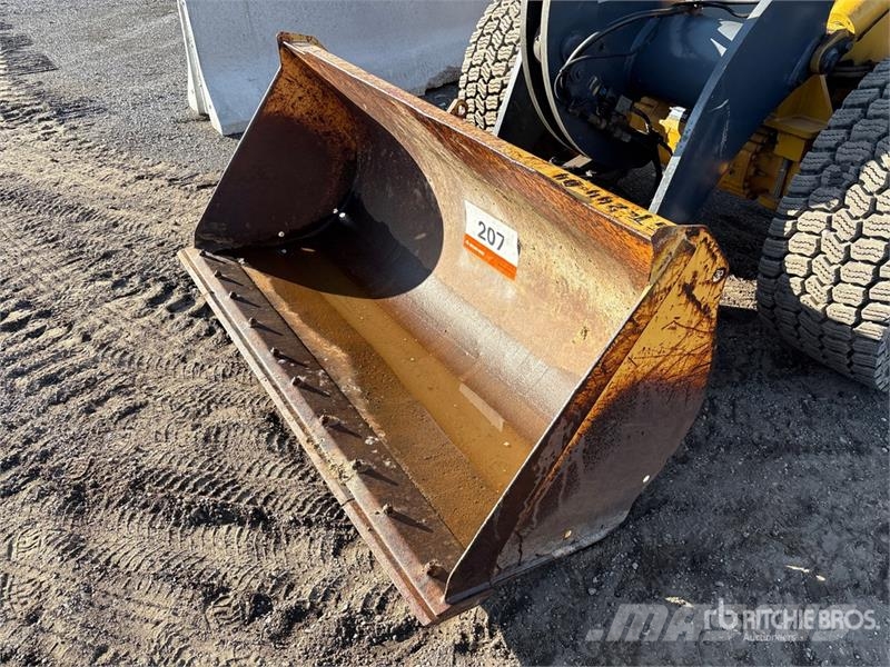 John Deere 324J Wheel Loader Iekrāvēji uz riteņiem