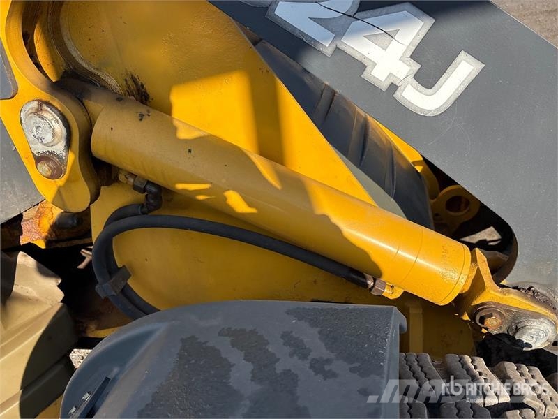 John Deere 324J Wheel Loader Iekrāvēji uz riteņiem