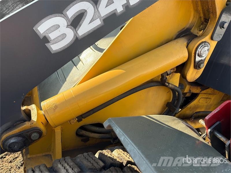 John Deere 324J Wheel Loader Iekrāvēji uz riteņiem