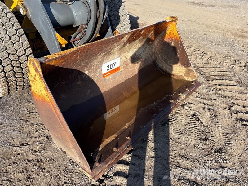 John Deere 324J Wheel Loader Iekrāvēji uz riteņiem