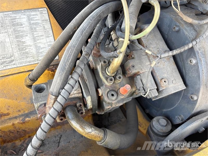 John Deere 324J Wheel Loader Iekrāvēji uz riteņiem