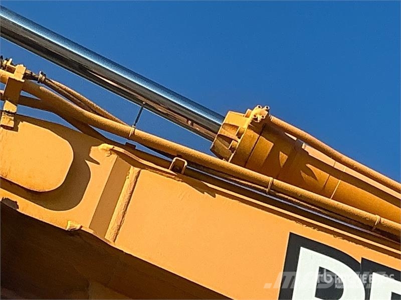 John Deere 330C LC Tracked Excavator Гусеничні екскаватори