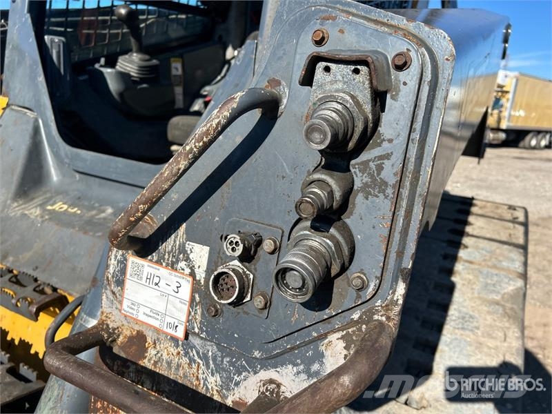 John Deere 333G Krautuvai su šoniniu pasukimu