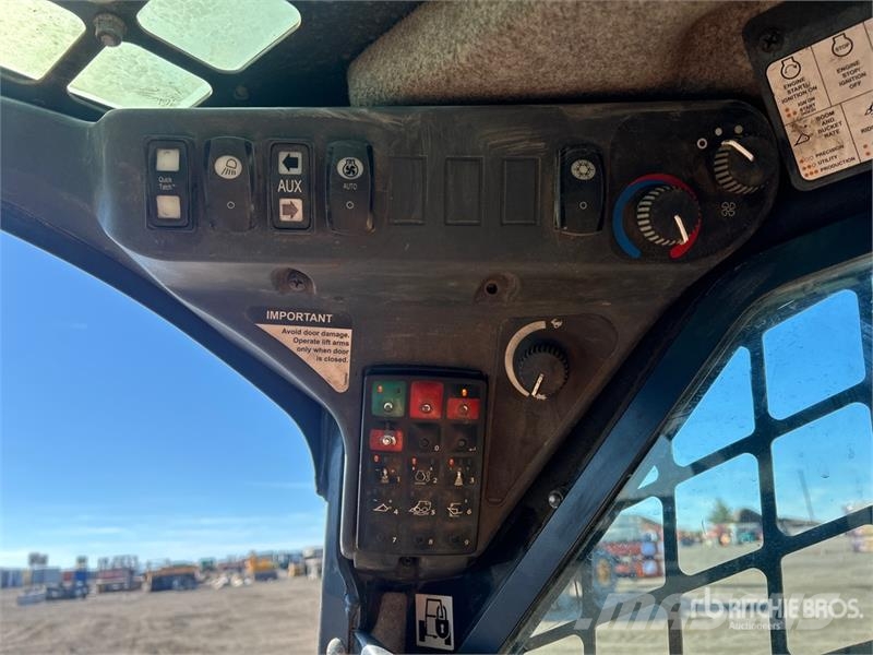 John Deere 333G Krautuvai su šoniniu pasukimu