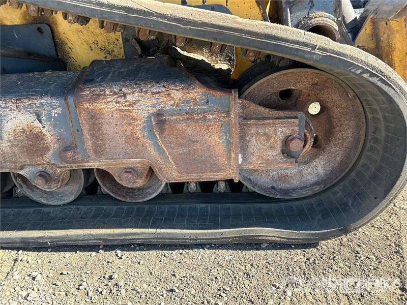 John Deere 333G Krautuvai su šoniniu pasukimu