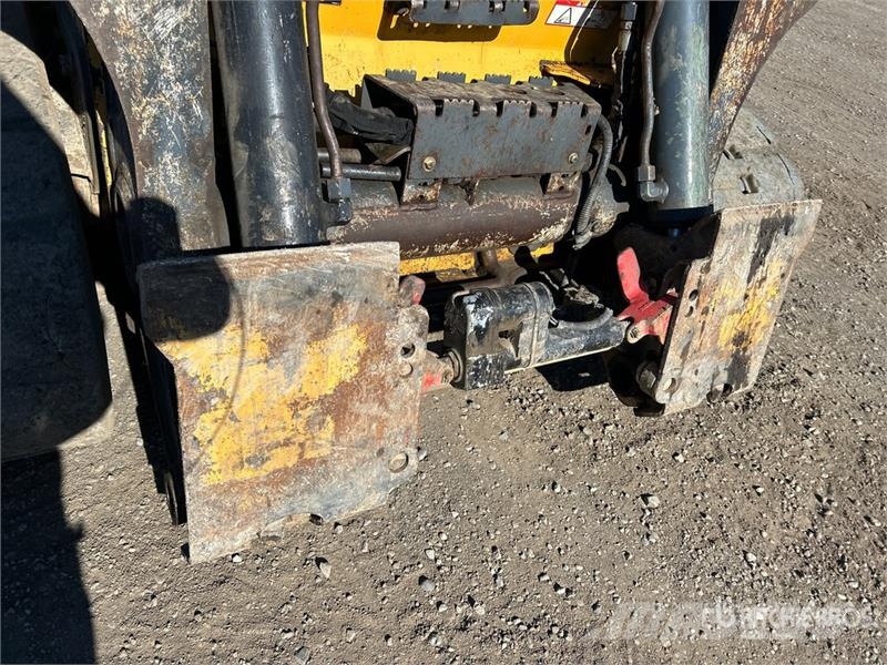 John Deere 333G Krautuvai su šoniniu pasukimu