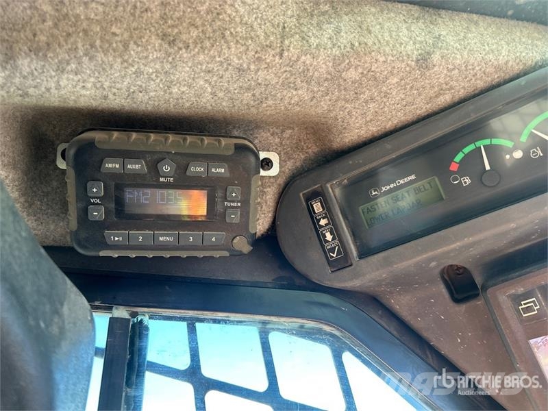 John Deere 333G Krautuvai su šoniniu pasukimu