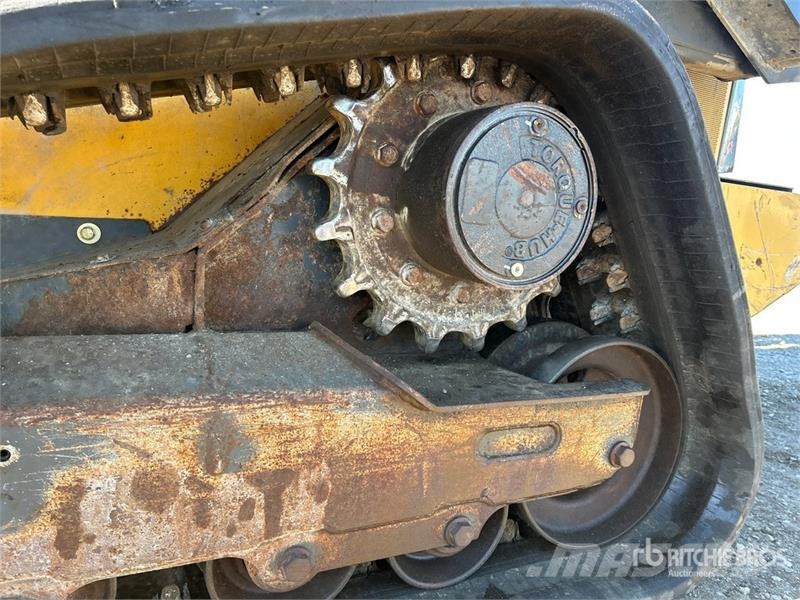 John Deere 333G Krautuvai su šoniniu pasukimu