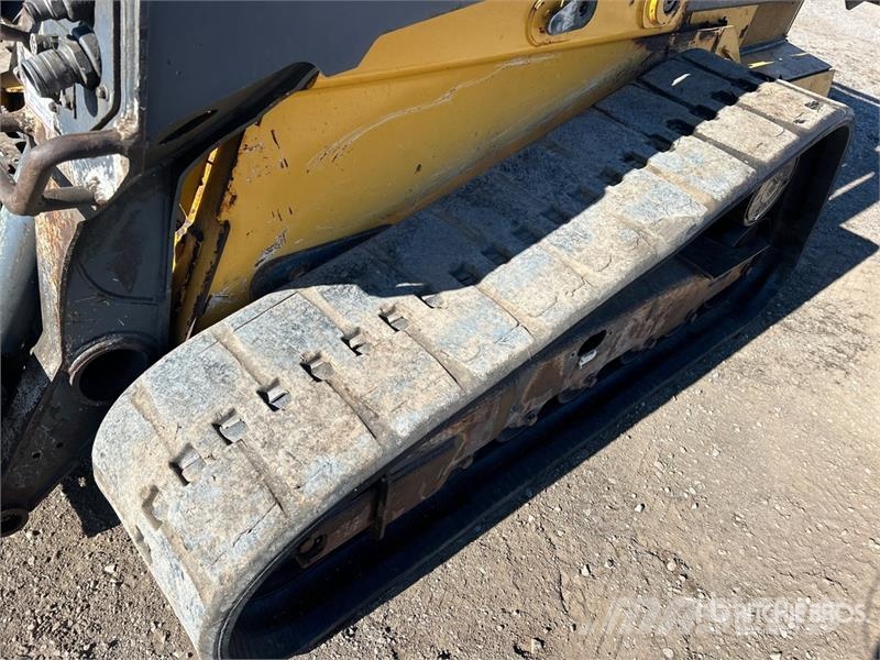 John Deere 333G Krautuvai su šoniniu pasukimu