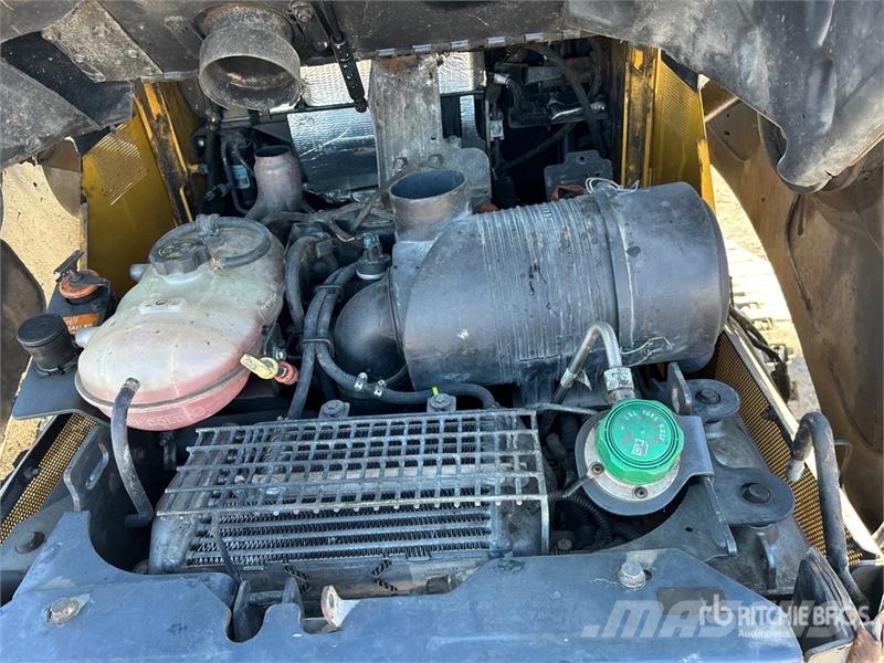 John Deere 333G Krautuvai su šoniniu pasukimu