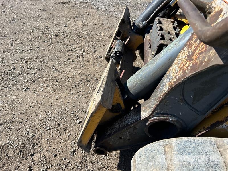 John Deere 333G Krautuvai su šoniniu pasukimu