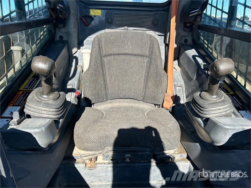 John Deere 333G Krautuvai su šoniniu pasukimu