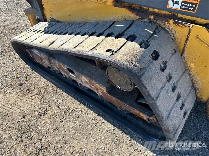 John Deere 333G Krautuvai su šoniniu pasukimu