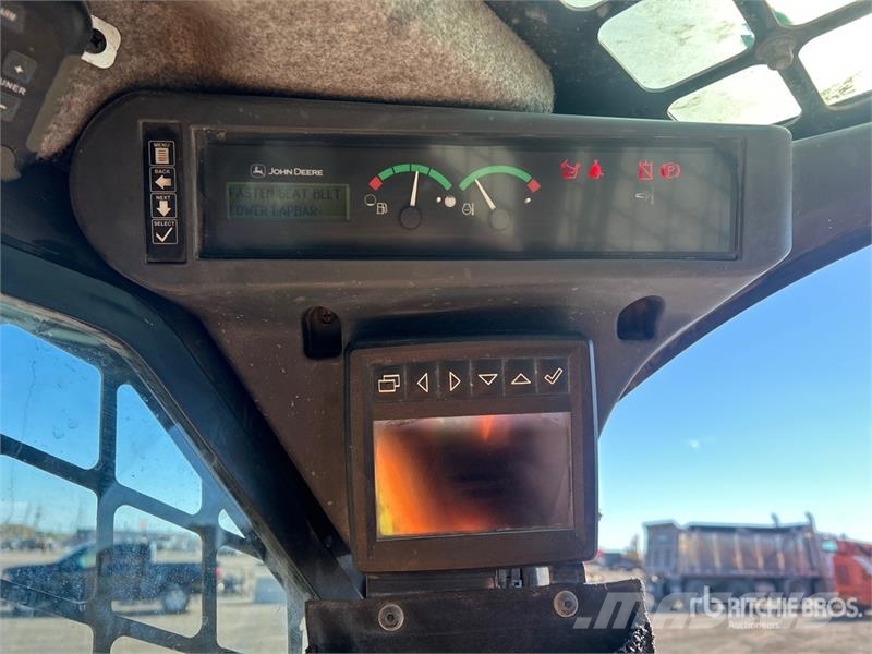John Deere 333G Krautuvai su šoniniu pasukimu