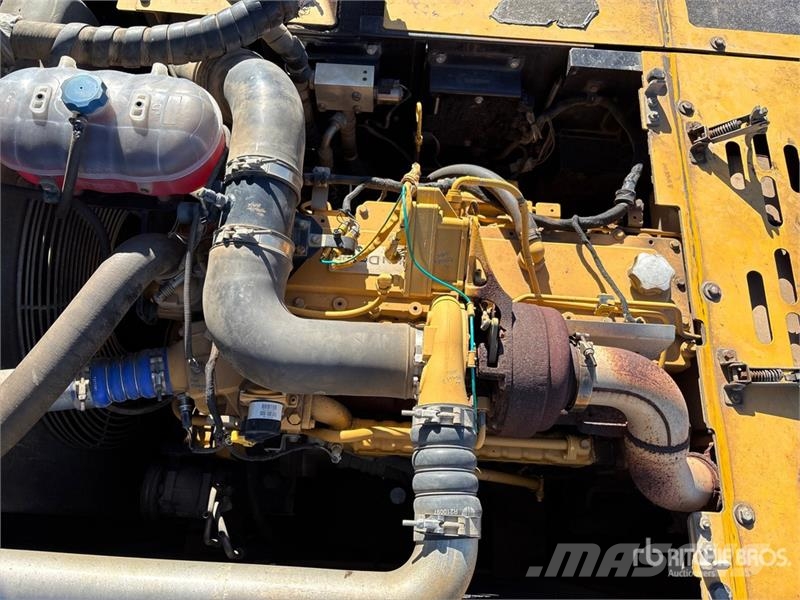 John Deere 350D LC Tracked Excavator Kāpurķēžu ekskavatori