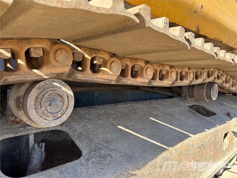 John Deere 350D LC Tracked Excavator Kāpurķēžu ekskavatori