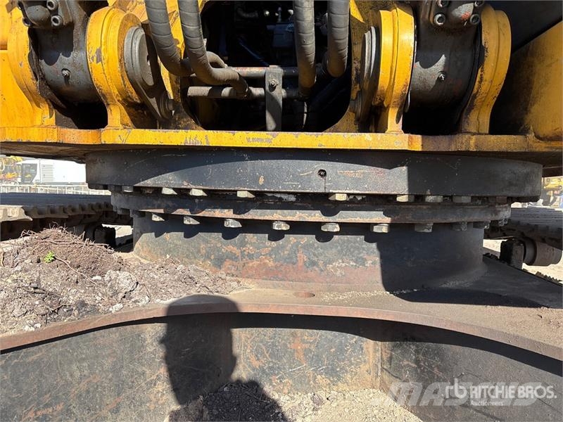John Deere 350D LC Tracked Excavator Kāpurķēžu ekskavatori