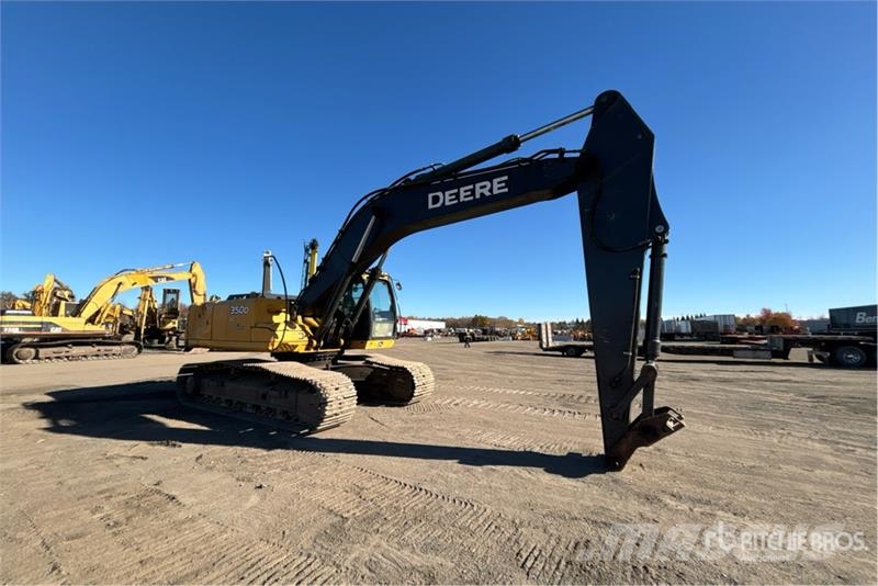 John Deere 350D LC Tracked Excavator Kāpurķēžu ekskavatori