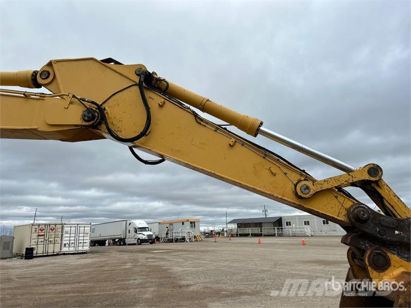 John Deere 370C Crawler excavators