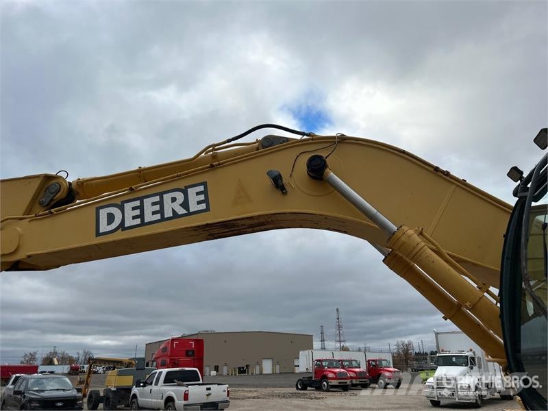 John Deere 370C Crawler excavators