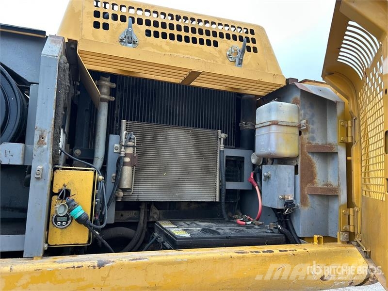 John Deere 370C Crawler excavators